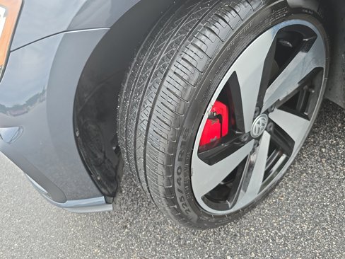 Used 2020 Volkswagen GTI SE image 30