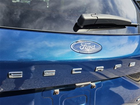 Used 2020 Ford Escape SE image 11