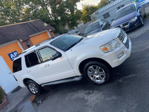 Used 2010 Ford Explorer Limited image 3