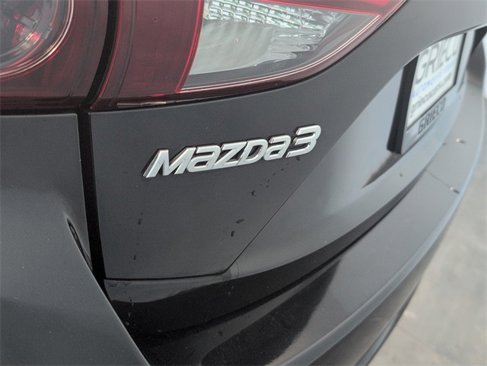 Used 2018 MAZDA MAZDA3 Grand Touring image 11