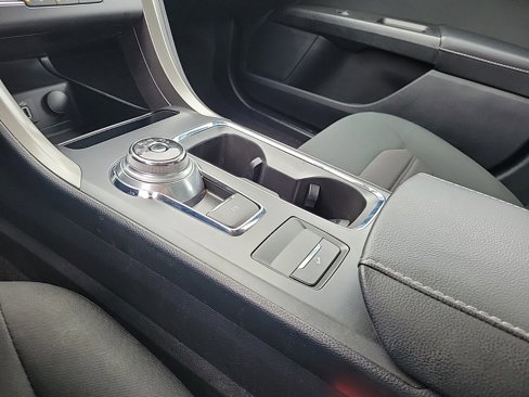 Used 2019 Ford Fusion SE image 29