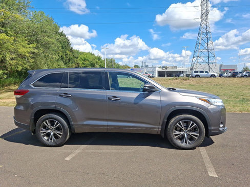 Used 2017 Toyota Highlander LE image 26
