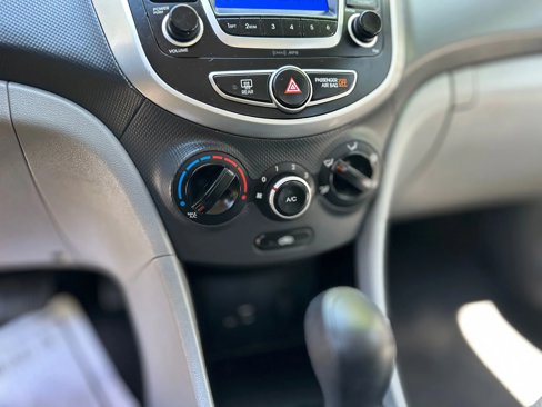 Used 2014 Hyundai Accent GLS image 21