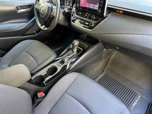 Used 2020 Toyota Corolla LE image 16
