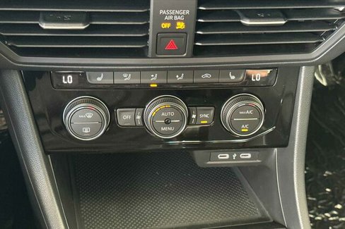 New 2024 Volkswagen Jetta SE image 19