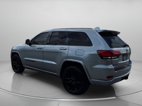 Used 2019 Jeep Grand Cherokee Altitude image 21