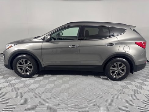 Used 2013 Hyundai Santa Fe AWD image 9
