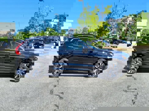 Certified 2023 Volvo XC60 B5 Core image 2