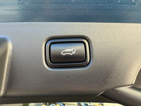 Used 2023 Kia Niro SX Touring image 24