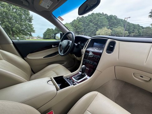 Used 2017 INFINITI QX50 AWD w/ Deluxe Touring Package image 18