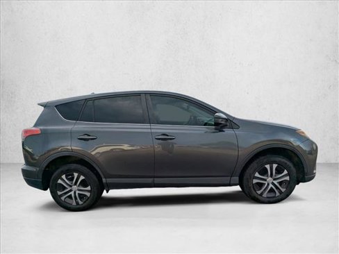 Used 2017 Toyota RAV4 LE image 4