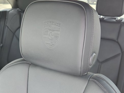 Certified 2024 Porsche Macan image 23