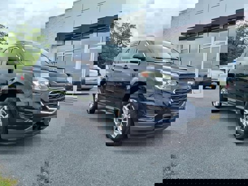 Used 2017 Chevrolet Equinox LS image 2