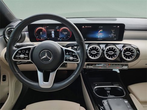 Used 2021 Mercedes-Benz CLA 250 image 13