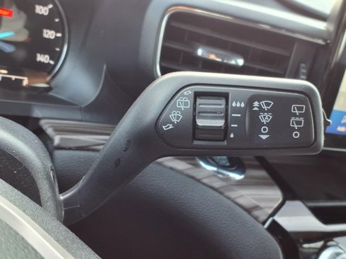 Used 2022 Ford Explorer Limited image 24