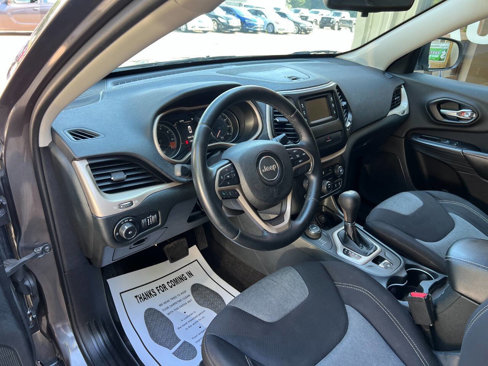Used 2014 Jeep Cherokee Latitude image 11