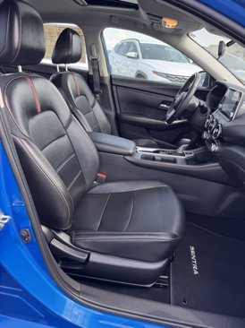 Used 2023 Nissan Sentra SR w/ SR Premium Package image 12