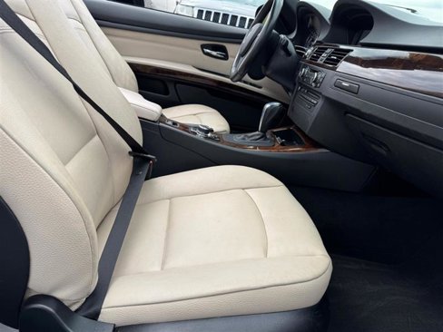 Used 2012 BMW 328i Convertible image 19