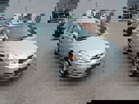 Used 2008 Chevrolet Impala LT image 2