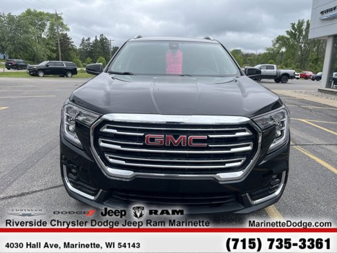 Used 2022 GMC Terrain SLT w/ LPO, Floor Liner Package image 2