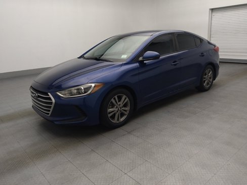 Used 2017 Hyundai Elantra SE image 2