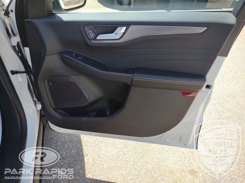 New 2025 Ford Escape SE w/ Class II Trailer Tow Package image 34