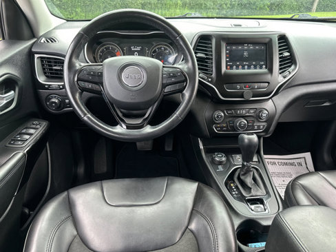 Used 2021 Jeep Cherokee Latitude Plus image 16