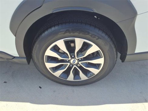 Used 2023 Subaru Outback Limited image 25