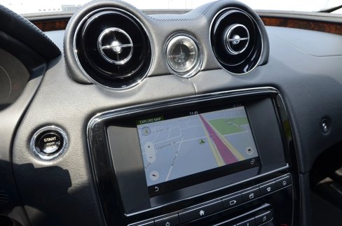 Used 2016 Jaguar XJ R-Sport image 30