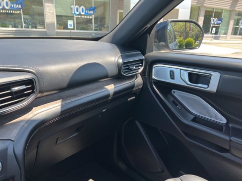 Used 2020 Ford Explorer Platinum w/ Premium Technology Package image 43