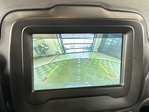 Used 2021 Jeep Renegade Sport image 21