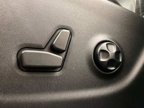 Used 2019 Jeep Cherokee Limited image 10
