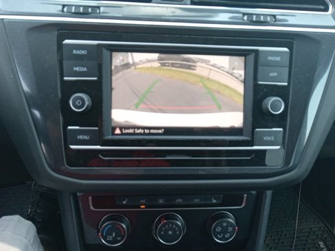 Used 2022 Volkswagen Tiguan S image 31