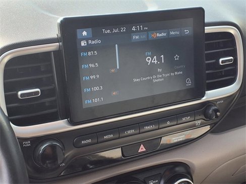 Used 2022 Hyundai Venue SEL image 14
