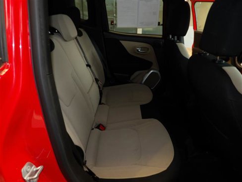 Used 2015 Jeep Renegade Latitude w/ Popular Equipment Group image 17