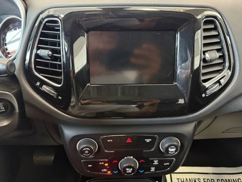 Used 2018 Jeep Compass Latitude w/ Popular Equipment Group image 15