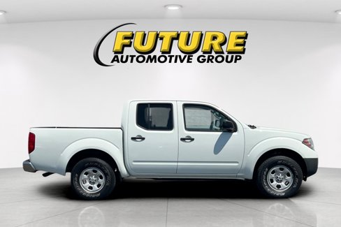 Used 2016 Nissan Frontier S image 2