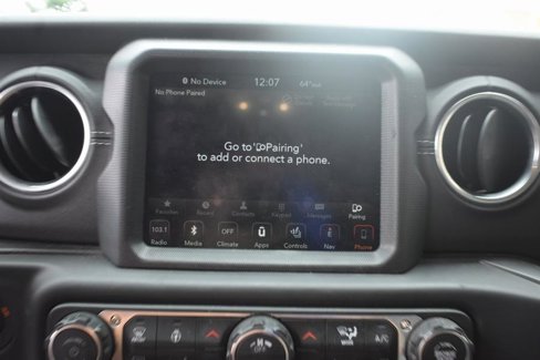 Used 2019 Jeep Wrangler Unlimited Sahara image 18