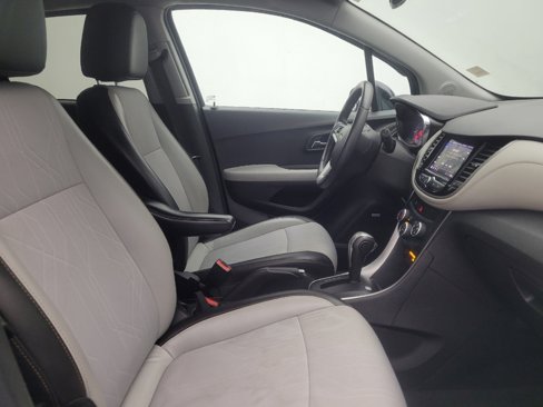 Used 2020 Chevrolet Trax LT w/ Sun & Sound Package image 21