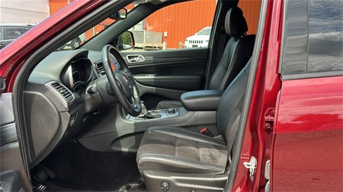 Used 2022 Jeep Grand Cherokee Laredo X image 10