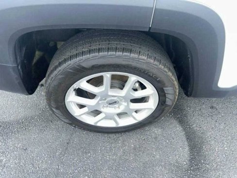 Used 2022 Jeep Renegade Latitude image 17