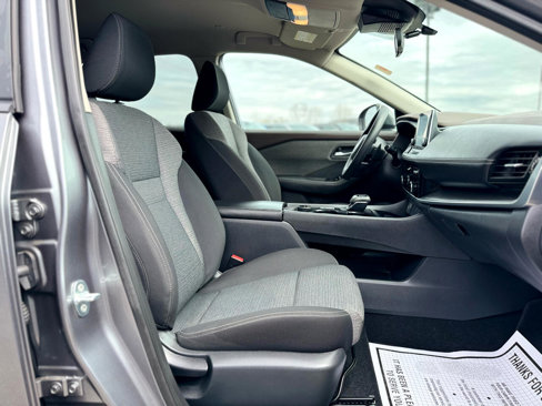 Used 2022 Nissan Rogue SV image 18