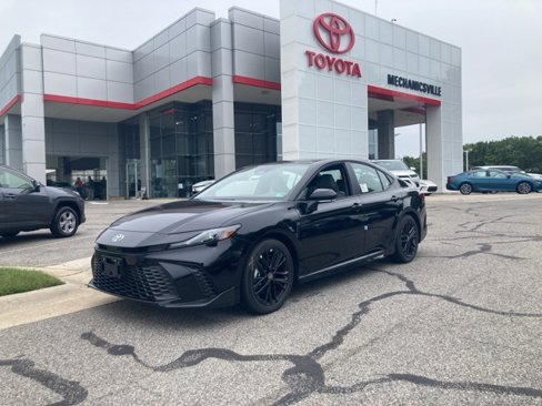 New 2025 Toyota Camry SE image 1