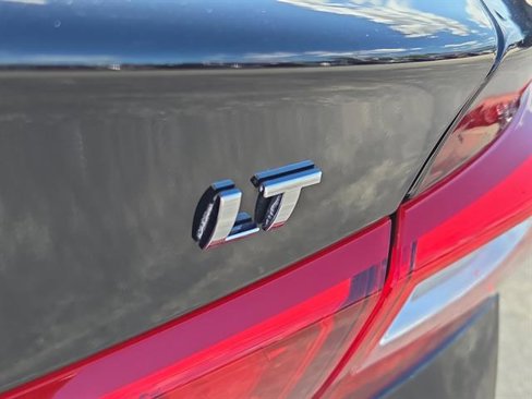 Used 2017 Chevrolet Malibu LT w/ Leather Package image 6