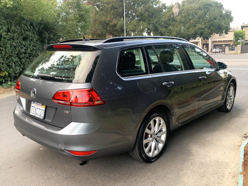 Used 2017 Volkswagen Golf SE image 7