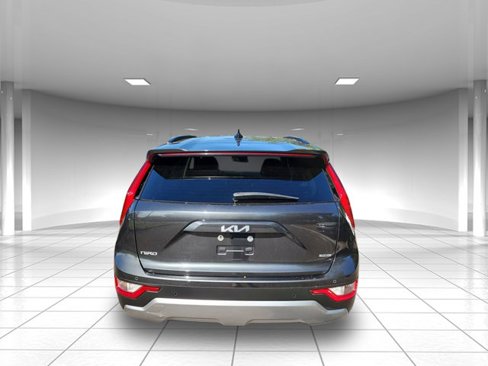 Used 2023 Kia Niro EX image 4