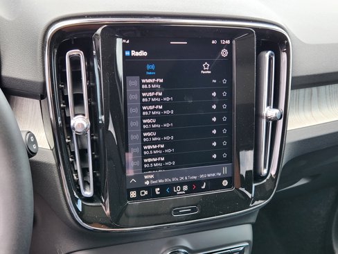 New 2025 Volvo XC40 B5 Core w/ Climate Package image 26