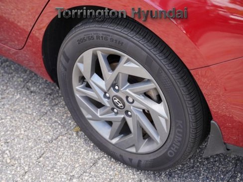 Certified 2024 Hyundai Elantra SEL image 13