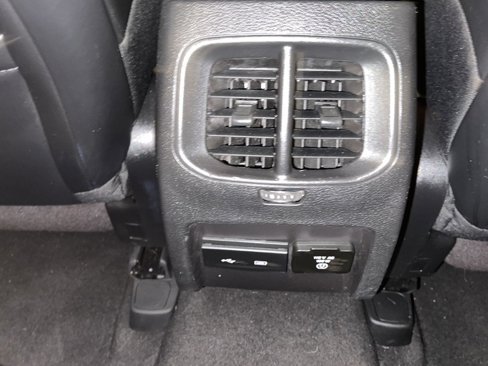 Used 2019 Jeep Cherokee Limited image 10