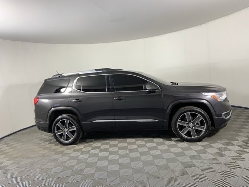 Used 2017 GMC Acadia Denali w/ Technology Package image 2